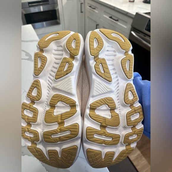 Hoka Women’s Graviota 5 - Picture 6 of 6